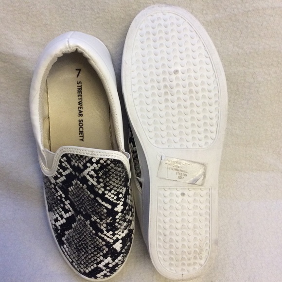 Black and white faux snakeskin SWS slip on shoes - Picture 2 of 7
